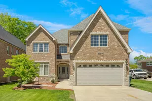 643 W Crockett Ave, Elmhurst, IL 60126 - Photo 1