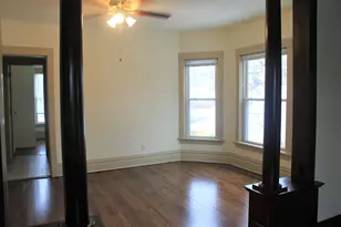 219 Grove St, Woodstock, IL 60098 - Photo 4