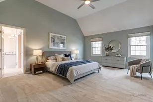 383 Barnswallow Ln, Vernon Hills, IL 60061 - Photo 10