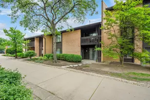 6109 Knoll Wood Rd, Willowbrook, IL 60527 - Photo 1