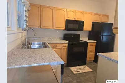 210 Main, Carthage, IL 62321 - Photo 2