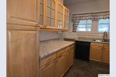 210 Main, Carthage, IL 62321 - Photo 4