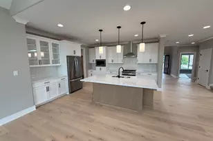 12810 W Beaver Lake Dr, Homer Glen, IL 60491 - Photo 2