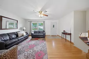223 Blackberry Dr, Bolingbrook, IL 60440 - Photo 8