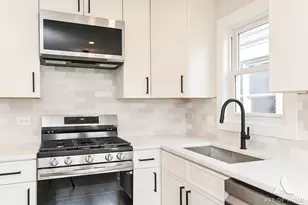 10455 S Whipple St, Chicago, IL 60655 - Photo 6