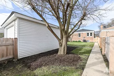 10455 S Whipple Street, Chicago, IL 60655 - Photo 34