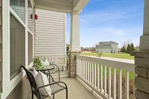 1454 Somerset Pl, Barrington, IL 60010 - Photo 2