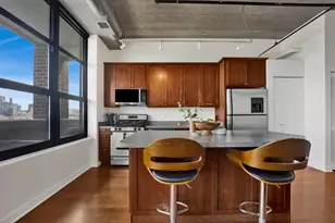811 W 15th Pl, Chicago, IL 60608 - Photo 8