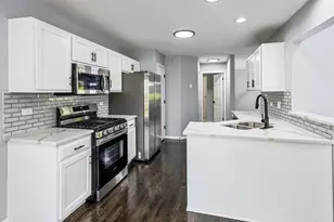 18322 Pond View Ct, Tinley Park, IL 60477 - Photo 10