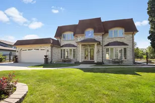 3919 Gloria Ct, Glenview, IL 60025 - Photo 1