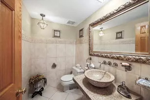 3919 Gloria Ct, Glenview, IL 60025 - Photo 4
