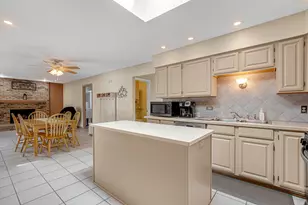 8938 W 169th Pl, Orland Hills, IL 60487 - Photo 8