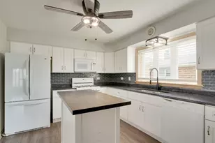 5129 N Chester Ave, Chicago, IL 60656 - Photo 10