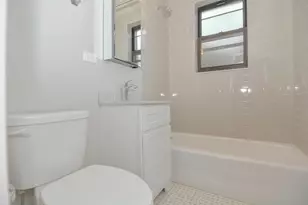 817 W Lakeside Pl, Chicago, IL 60640 - Photo 10