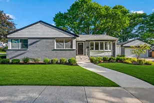 20 N Waverly Pl, Mount Prospect, IL 60056 - Photo 1