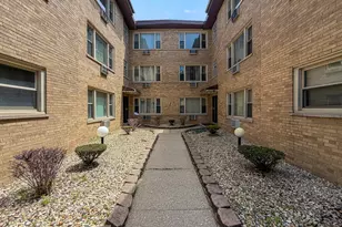 6945 S Chappel Ave, Chicago, IL 60649 - Photo 4
