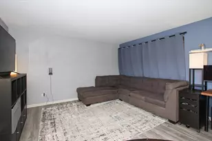 2300 Old Tavern Rd, Lisle, IL 60532 - Photo 4