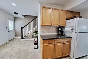 2454 Devonshire Ct, Aurora, IL 60502 - Photo 2