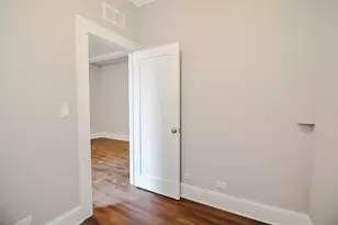 817 W Lakeside Pl, Chicago, IL 60640 - Photo 14