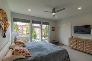 4557 S Prairie Ave, Chicago, IL 60653 - Photo 18