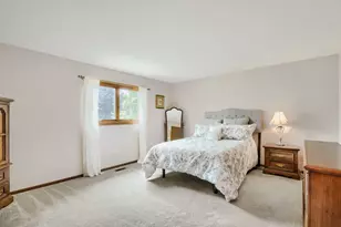 1325 Hawkins Ave, Downers Grove, IL 60516 - Photo 12