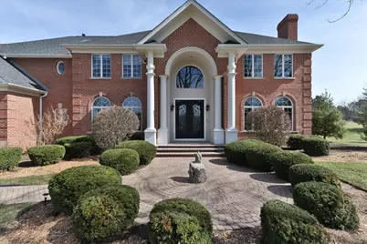 5N523 E Lakeview Circle, Saint Charles, IL 60175 - Photo 2