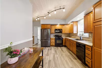 390 W Gordon Street, Coal City, IL 60416 - Photo 8