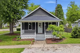 390 W Gordon St, Coal City, IL 60416 - Photo 2