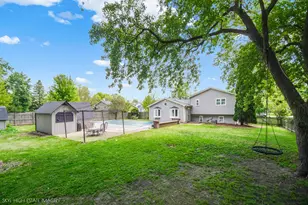 28W516 Leverenz Rd, Naperville, IL 60564 - Photo 2