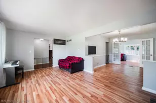 28W516 Leverenz Rd, Naperville, IL 60564 - Photo 6