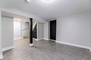 2048 W 70th Pl, Chicago, IL 60636 - Photo 16