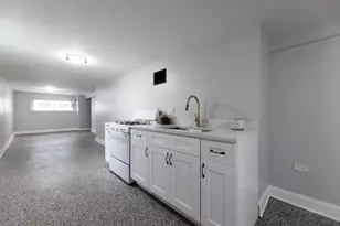 2048 W 70th Pl, Chicago, IL 60636 - Photo 18
