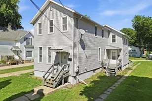 606 Ave C, Sterling, IL 61081 - Photo 2
