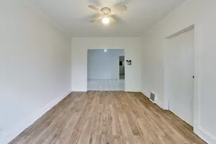 5415 W Parker Ave, Chicago, IL 60639 - Photo 8