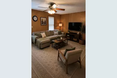 407 Middleton Street, Iuka, IL 62849 - Photo 2