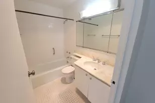 5445 N Sheridan Rd, Chicago, IL 60640 - Photo 10