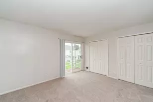 430 Meadow Green Ln, Round Lake Beach, IL 60073 - Photo 8