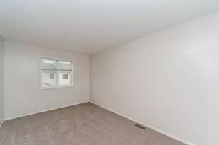 430 Meadow Green Ln, Round Lake Beach, IL 60073 - Photo 10