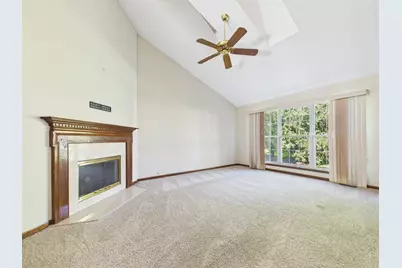 284 Lorraine Circle, Bloomingdale, IL 60108 - Photo 6