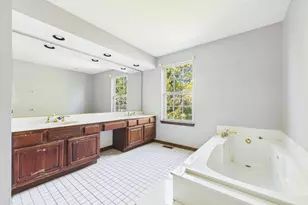 284 Lorraine Cir, Bloomingdale, IL 60108 - Photo 18