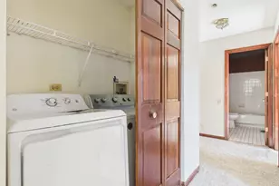 284 Lorraine Cir, Bloomingdale, IL 60108 - Photo 24