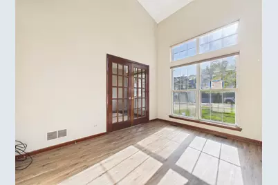 284 Lorraine Circle, Bloomingdale, IL 60108 - Photo 4