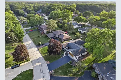 10S240 Hampshire Lane W, Willowbrook, IL 60527 - Photo 36