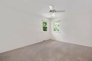 10S240 Hampshire Ln W, Willowbrook, IL 60527 - Photo 22