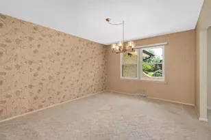 10S240 Hampshire Ln W, Willowbrook, IL 60527 - Photo 10