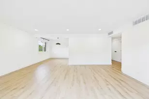 4525 Blackhawk Ln, Lisle, IL 60532 - Photo 8