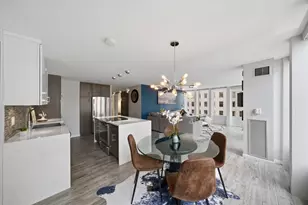100 E Walton St, Chicago, IL 60611 - Photo 2