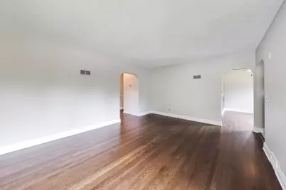 1602 Hills Avenue, Des Plaines, IL 60016 - Photo 6