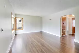 1602 Hills Ave, Des Plaines, IL 60016 - Photo 4