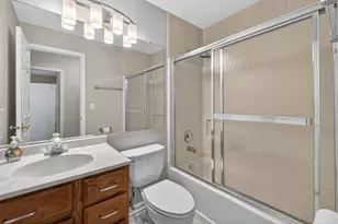 212 Amherst Ct, Bloomingdale, IL 60108 - Photo 28